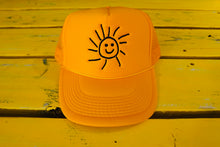 Load image into Gallery viewer, suni mf logo hat (black &amp; yellow)
